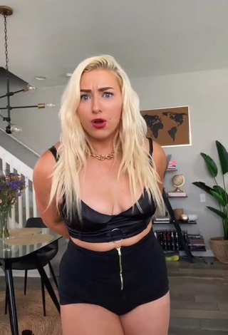 2. Erotic Alexandria Knight in Black Bra