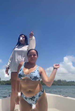 1. Erotic Sammy Duarte in Bikini on a Boat and Bouncing Boobs