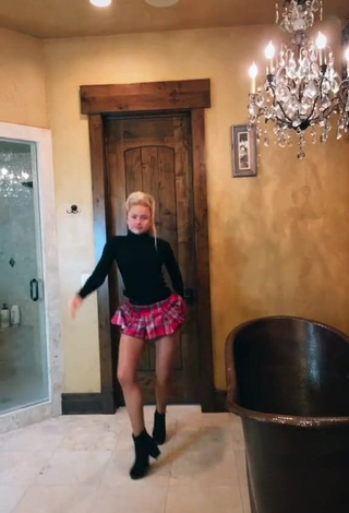 Captivating Altasweet Shows Legs while doing Dance