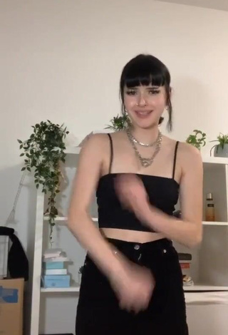 Irresistible Anna annvble in Black Crop Top