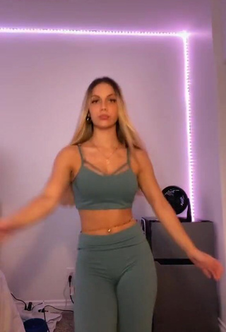 1. Erotic Arianna Flowers in Grey Leggings and Bouncing Tits