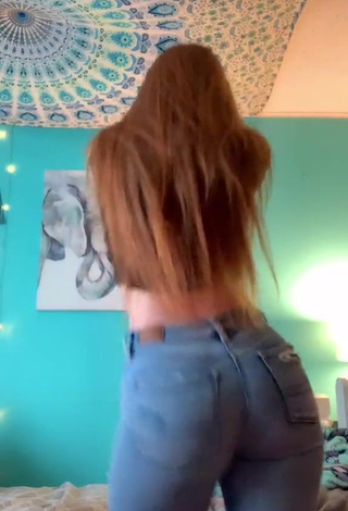 Alluring Bailey Hurley Shows Butt