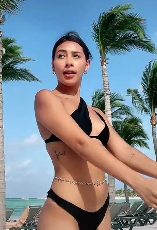 1. Alexia García Looks Alluring in Black Bikini at the Beach