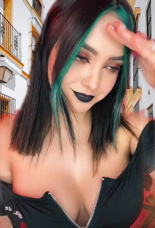 1. Abril Abdamari Garza Alonso in Sexy Black Crop Top