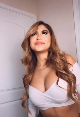 2. Alluring Desiree Montoya Shows Cleavage in Erotic White Crop Top