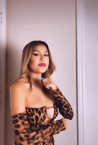 3. Irresistible Desiree Montoya Shows Cleavage in Leopard Crop Top