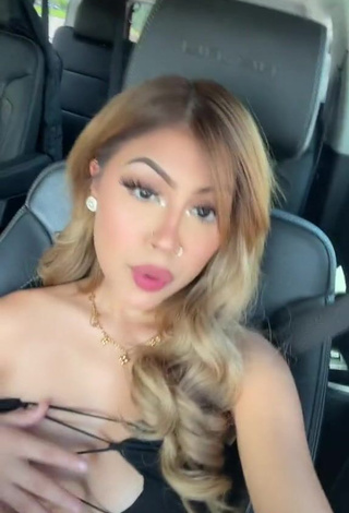 Desiree Montoya Shows her Hot Cleavage in a Car