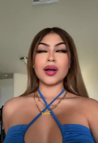 1. Desiree Montoya Shows her Appealing Cleavage