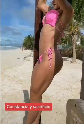 3. Magnetic Franjomar Shows Butt at the Beach while doing Fitness Exercises