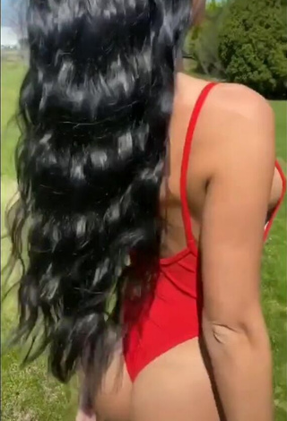 3. Adorable Franjomar Shows Butt (Side Boob)