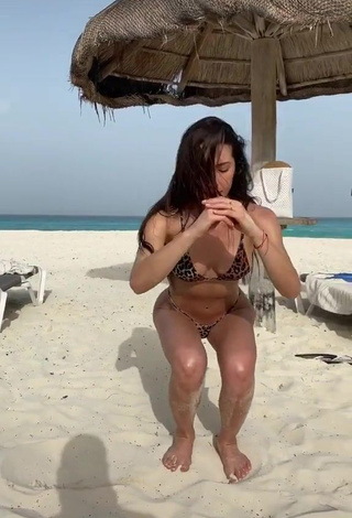 3. Georgina Mazzeo Looks Really Cute in Leopard Bikini at the Beach while doing Fitness Exercises