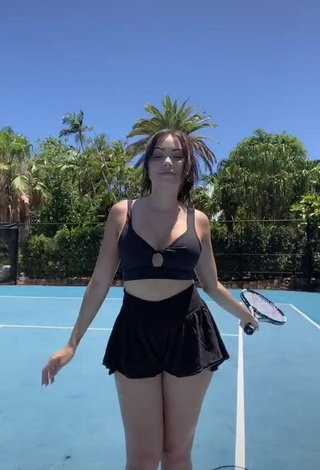 2. Amazing Maddy Belle Shows Cleavage in Hot Black Crop Top at the Pool