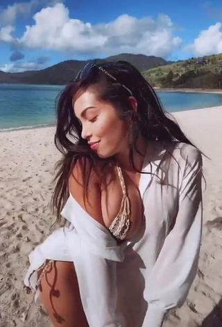 Breathtaking Maddy Belle Shows Cleavage at the Beach