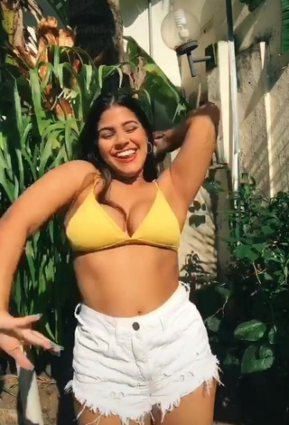 3. Amazing Julia Antunes Shows Cleavage in Hot Yellow Bikini Top