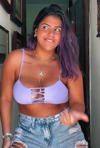 1. Breathtaking Julia Antunes Shows Cleavage in Purple Crop Top