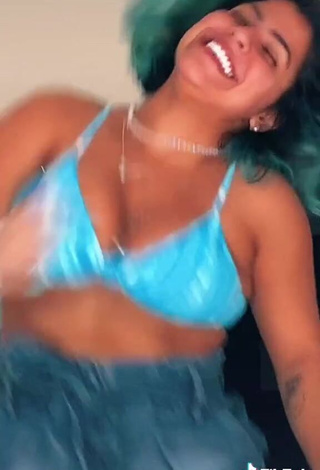 3. Julia Antunes Shows Cleavage in Hot Bikini Top and Bouncing Boobs