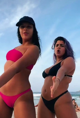 2. Sexy Julia Antunes Shows Cleavage in Bikini at the Beach