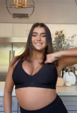 3. Erotic Kalani Hilliker Shows Cleavage in Black Crop Top