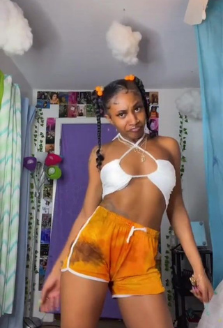 Erotic Kam Tunechi in White Crop Top while Twerking