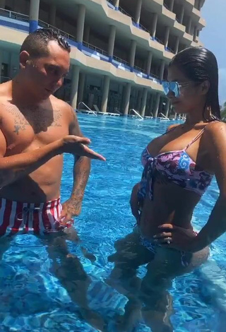 3. Sweetie Kimberly Flores Shows Cleavage in Bikini at the Swimming Pool