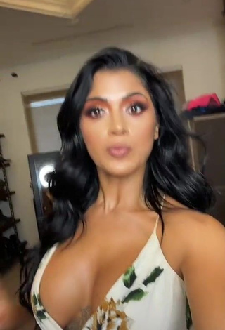 Alluring Kimberly Flores Shows Cleavage