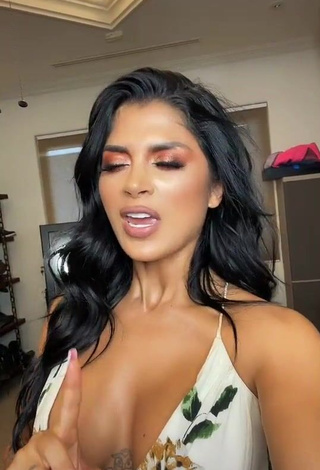 3. Alluring Kimberly Flores Shows Cleavage