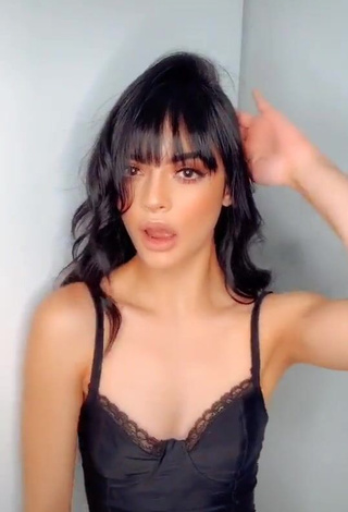 1. Erotic María José Vargas in Black Top