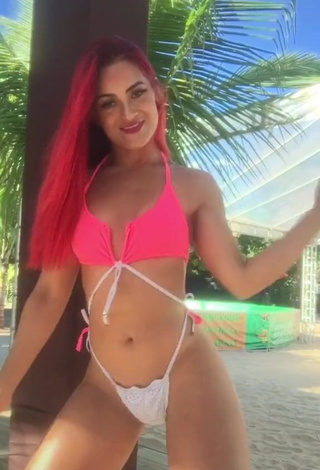 3. Beautiful Mayca Delduque in Sexy Bikini