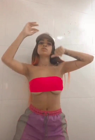 Erotic MC Lya in Red Tube Top (Underboob)