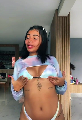 Beautiful MC Lya Shows Cleavage in Sexy Bikini