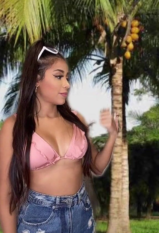 1. Irresistible Nanda Caroll Shows Cleavage in Pink Bikini Top