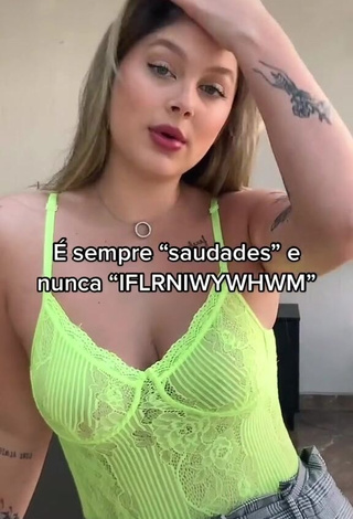 1. Erotic Nina Castanheira Shows Cleavage in Lime Green Top