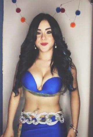 3. Cute Ónice Flores Shows Cleavage in Blue Bra while doing Belly Dance