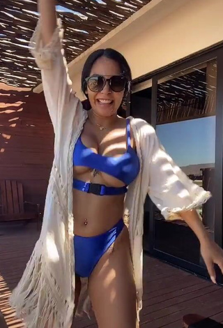 3. Erotic Pao Castillo Shows Cleavage in Blue Bikini and Bouncing Breasts (Underboob)