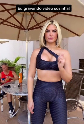 1. Erotic Pricylla Pedrosa in Black Leggings