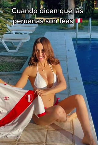 1. Amazing Rosángela Espinoza Shows Cleavage in Hot Bikini at the Swimming Pool