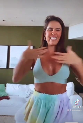 Erotic Deborah Secco Shows Cleavage in Blue Crop Top