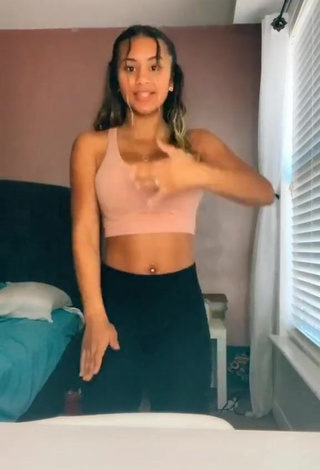 3. Hottie Shayla Marie Shows Cleavage in Pink Crop Top and Bouncing Tits