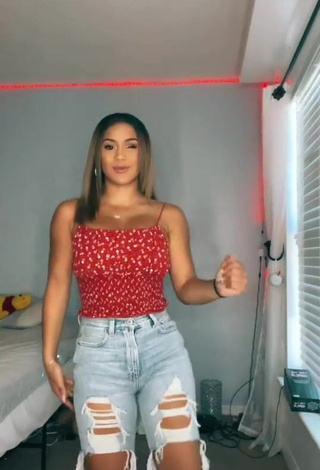 1. Sexy Shayla Marie in Crop Top and Bouncing Boobs