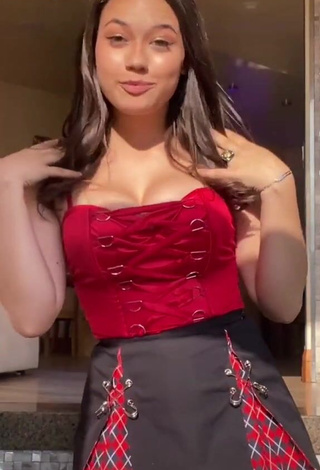 Erotic Sofia Gomez in Skirt and Bouncing Tits