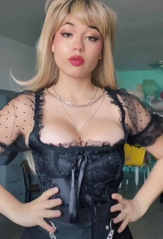 1. Sofia Gomez Shows her Hot Decollete and Bouncing Boobs