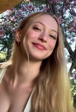 1. Hottie Sophia Diamond Shows Cleavage in White Crop Top and Bouncing Boobs