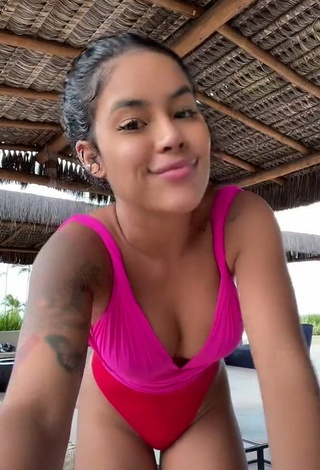 1. Erotic Sthefane Matos Shows Cleavage in Swimsuit