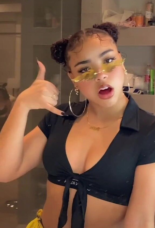 Sweetie Syera Plitt Shows Cleavage in Crop Top