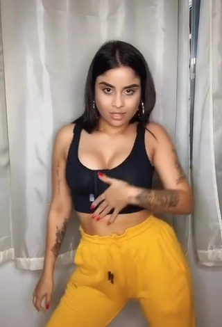 Sweetie Tati Nunes Shows Cleavage in Black Crop Top and Bouncing Breasts