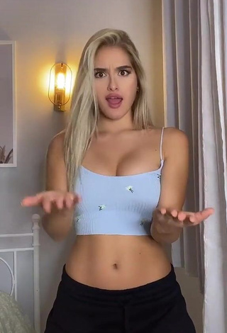 3. Hottest Teressa Dillon Shows Cleavage in Blue Crop Top and Bouncing Tits