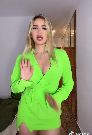 Irresistible Teressa Dillon Shows Cleavage in Lime Green Dress and Bouncing Tits