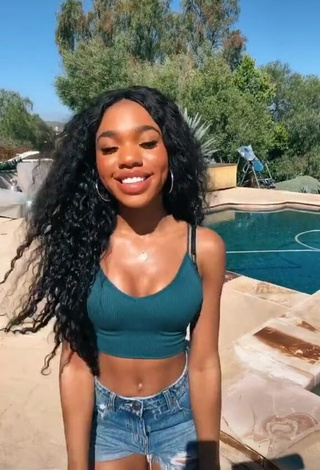 1. Hottie Teala Dunn in Turquoise Crop Top at the Swimming Pool