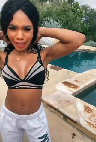 2. Erotic Teala Dunn in Sport Bra at the Pool