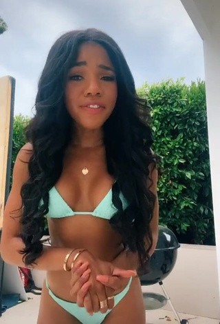 1. Hottie Teala Dunn Shows Butt